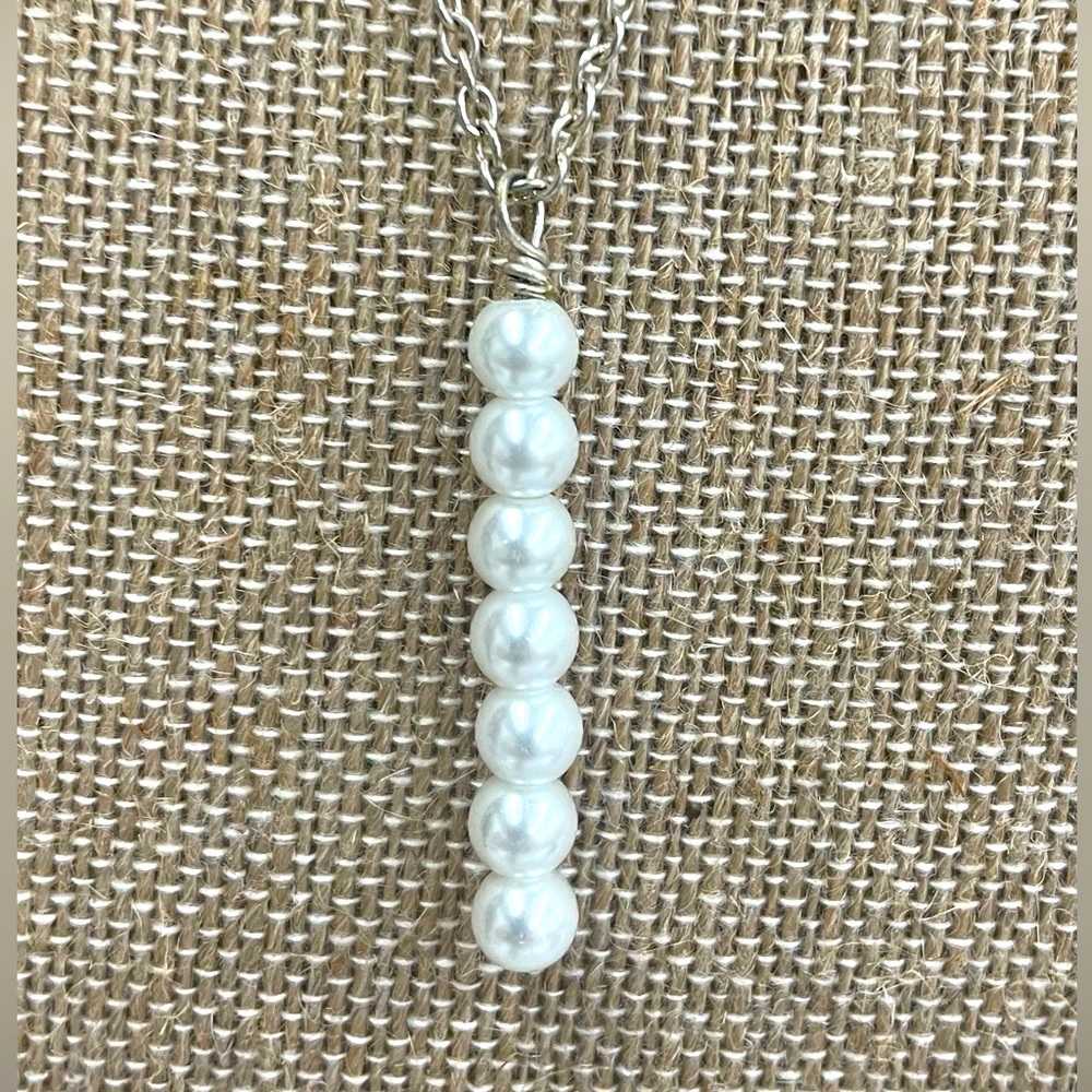 NWT Pearl necklace with 10” silver tone chain